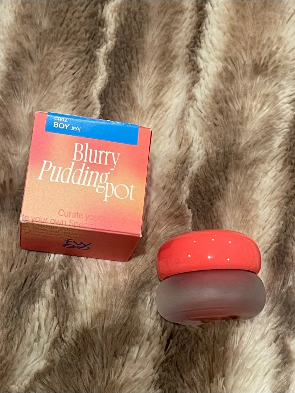 Fwee Lip & Cheek Blurring Pudding Pot Blush Color in Boy Bright Coral